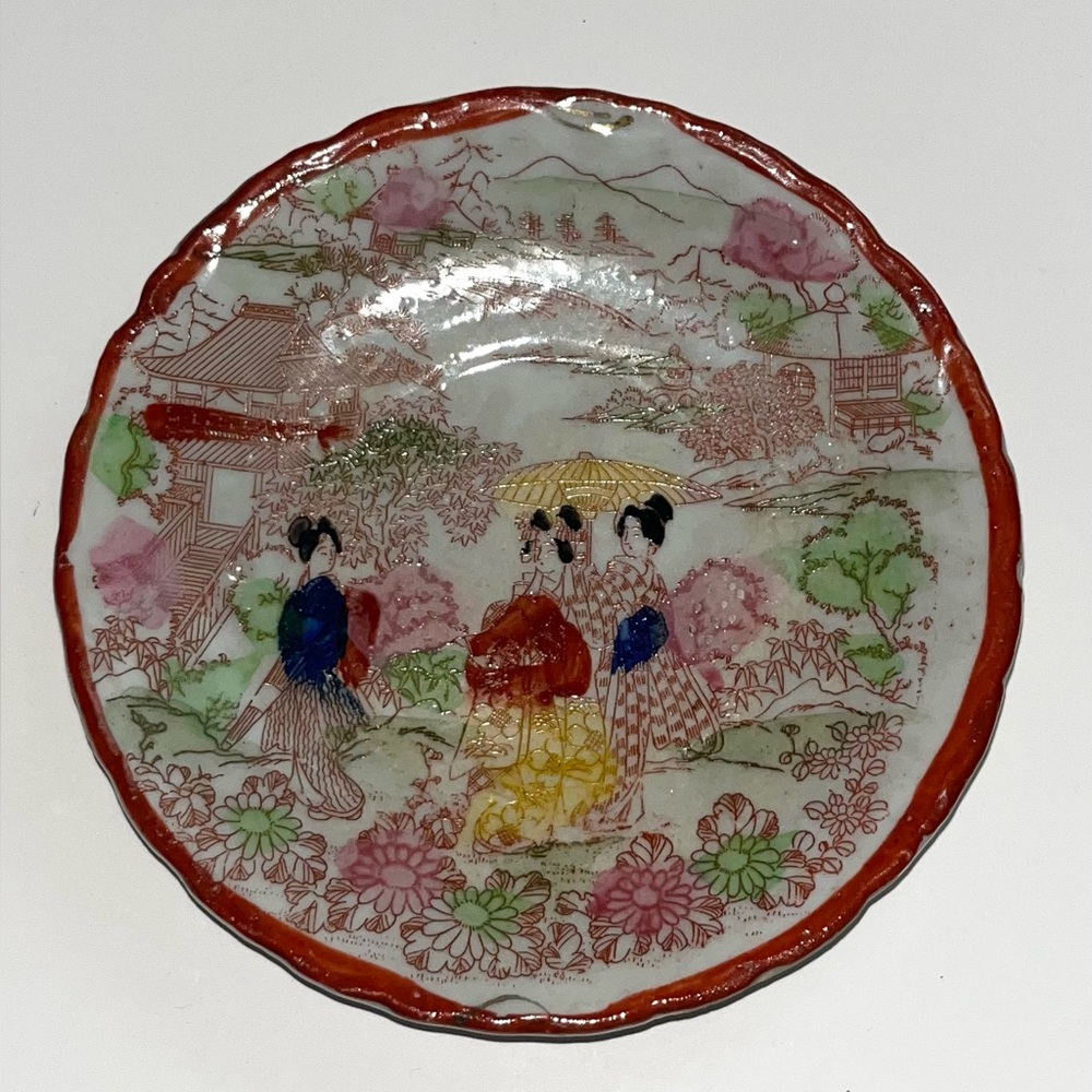 Hand‎ Painted Japanese Kutani Geishas Gold Accents Eggshell Porcelain Plate 5"
